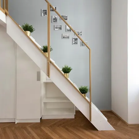 Standard By Hi5 - Rákóczi 175 *