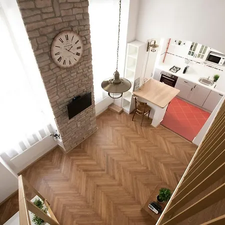 Standard By Hi5 - Rákóczi 175 Budapest